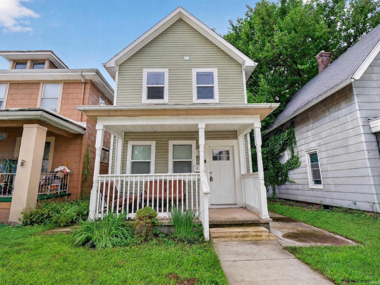 Property Photo: 721 W Dewald Street IN 46802