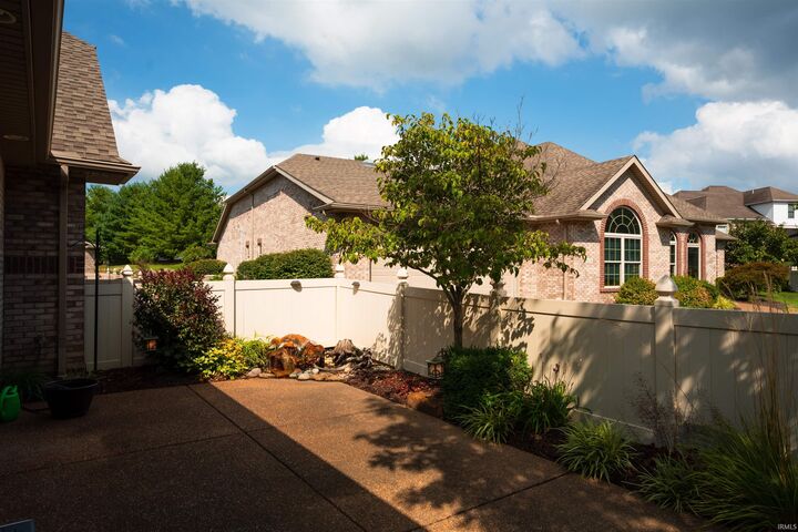 Property Photo:  8024 Wolf Creek Court  IN 47712 