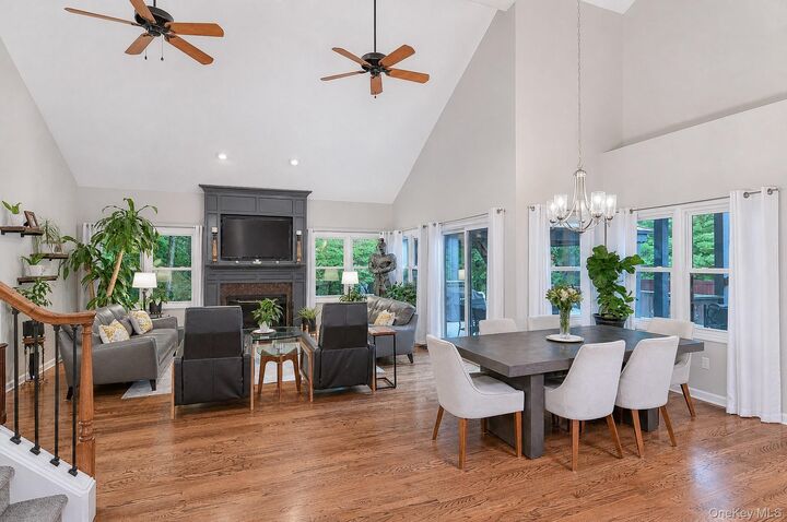 Property Photo:  11 Coach Hill Drive Danbury, Ct  CT 06811 