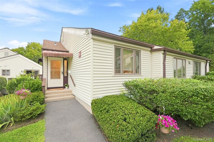 Property Photo:  43 Jefferson Oval A  NY 10598 