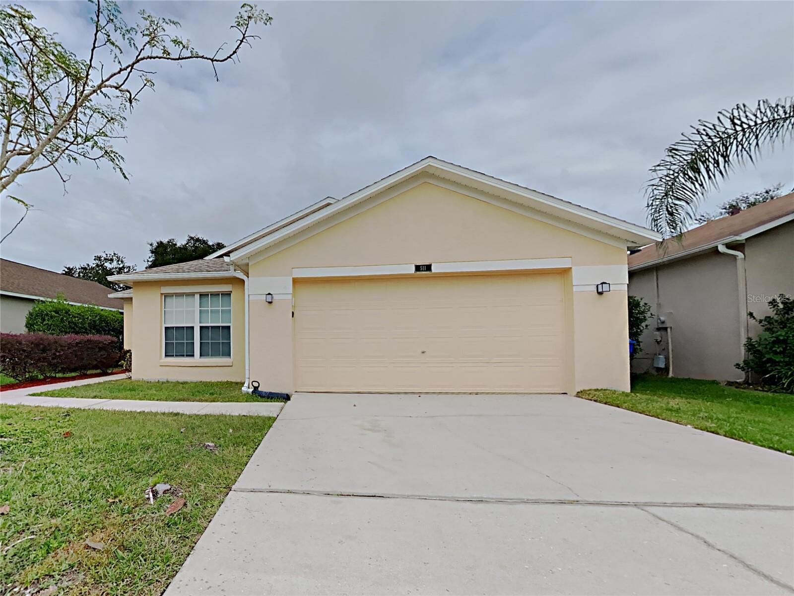 Property Photo:  511 Wellesly Street  FL 32765 