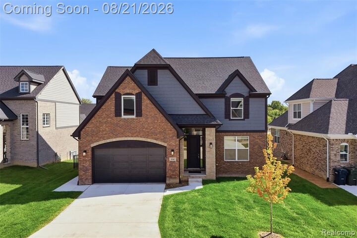 Property Photo:  4160 Spring Meadow Drive  MI 48314 4203 