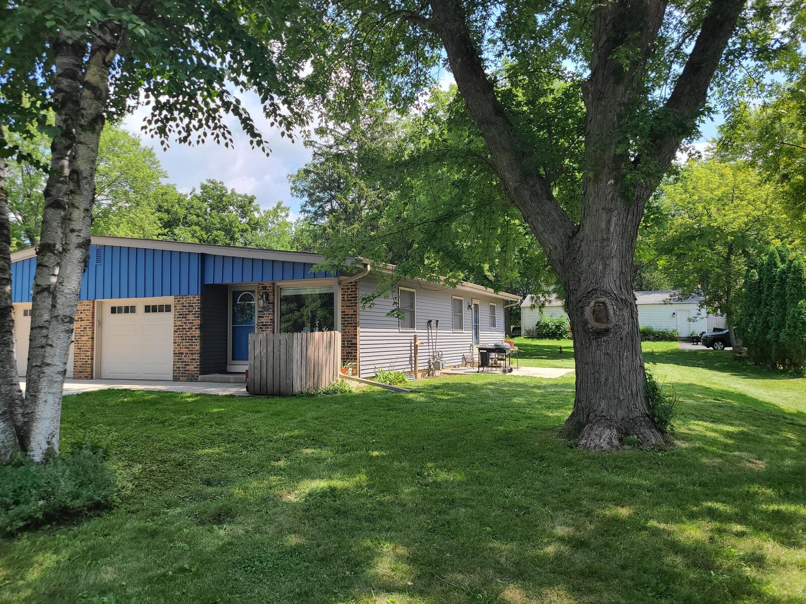 Property Photo: 120 Felix St WI 53183