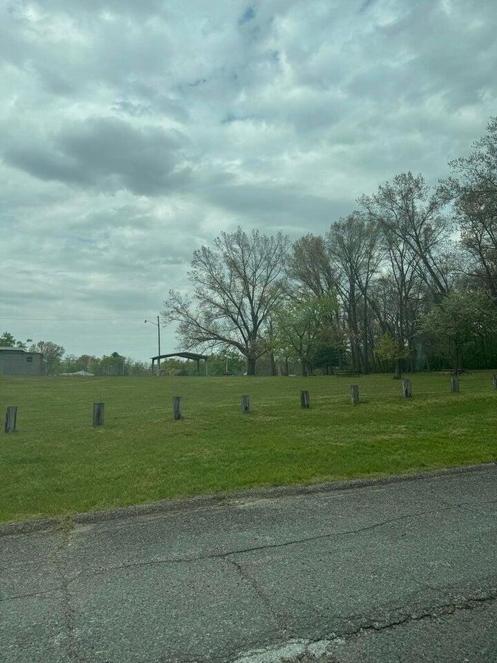 Property Photo:  1660 Parkview Drive  MI 49120 
