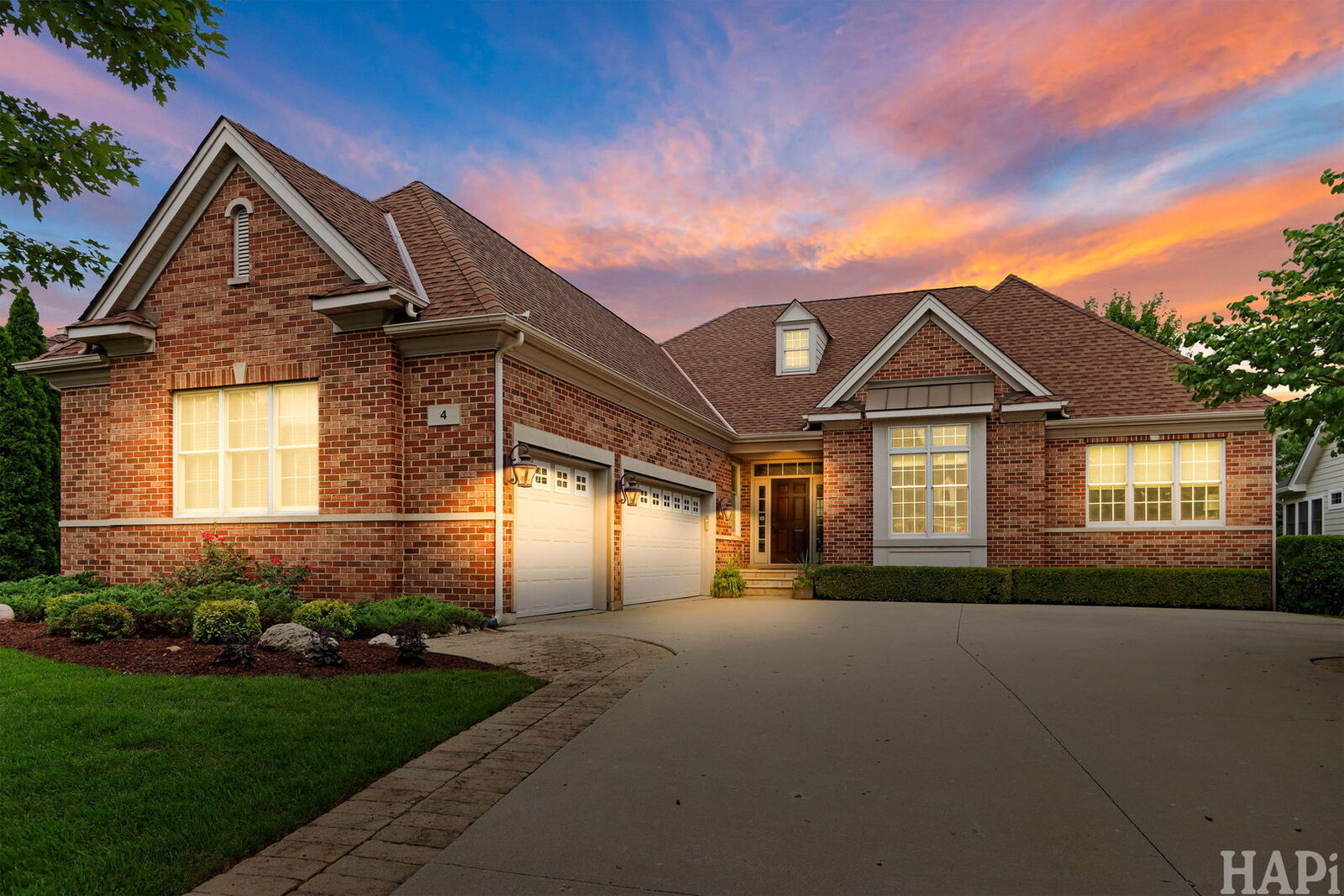 Property Photo: 4 Chaco Court IL 60010