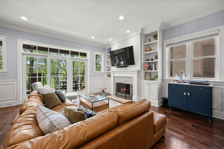 Property Photo:  1540 W Wrightwood Avenue 2  IL 60614 