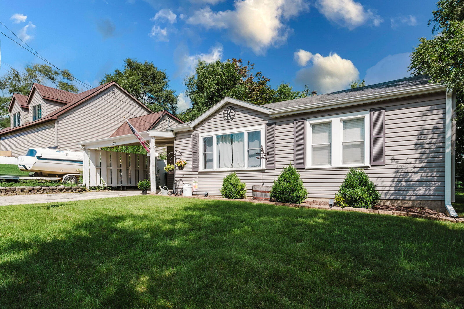 Property Photo:  109 Hilldale Road  IL 60020 