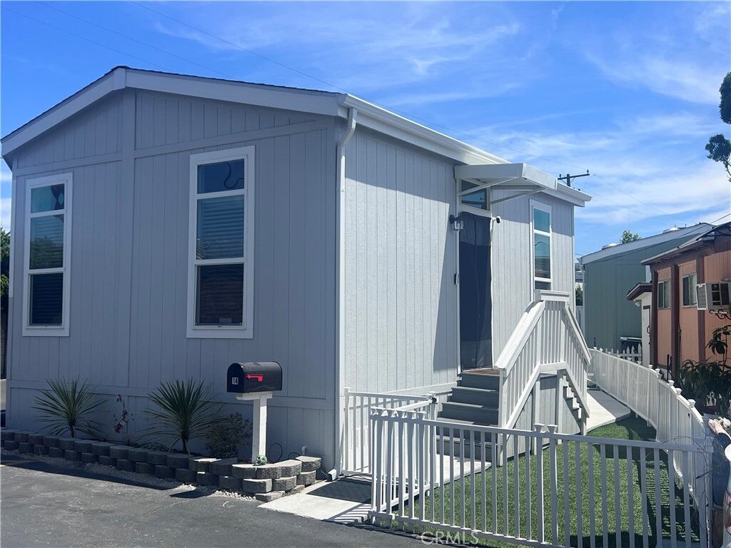 Property Photo:  2767 W 1st Street 14  CA 92703 