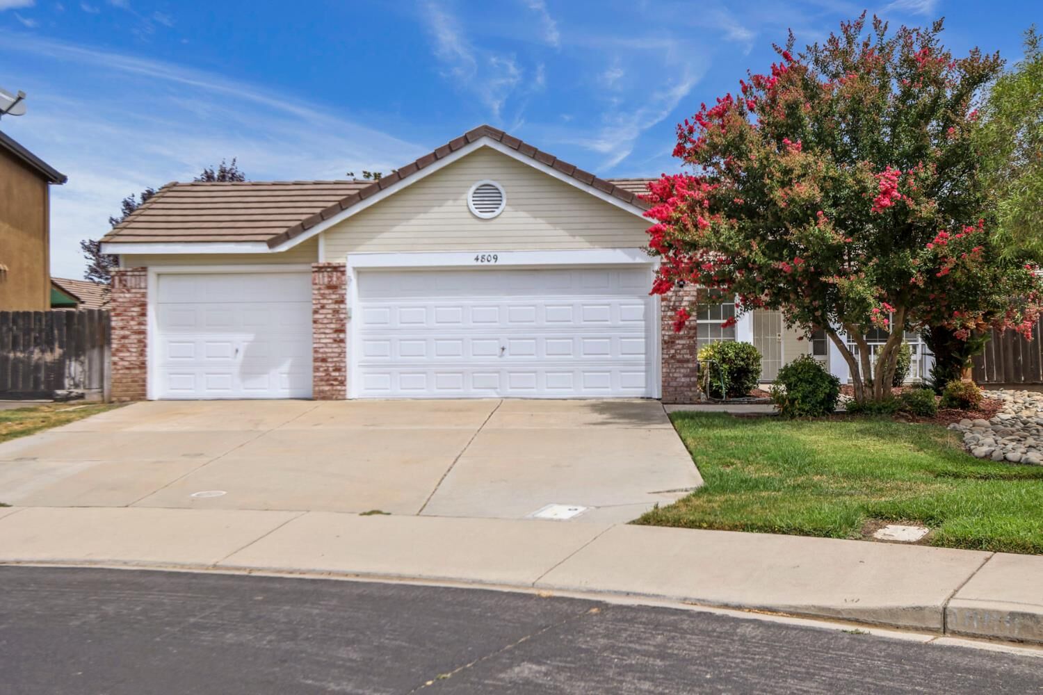 Property Photo:  4809 Sun Valley Drive  CA 95368 