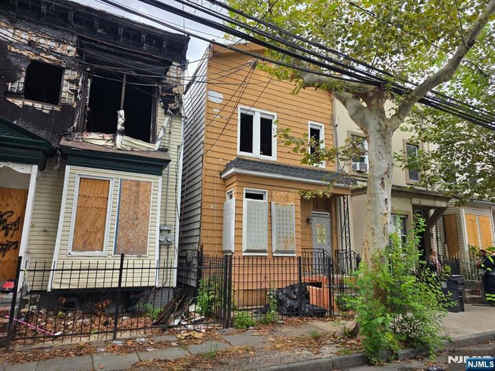 Property Photo:  92 Garside Street  NJ 07104 