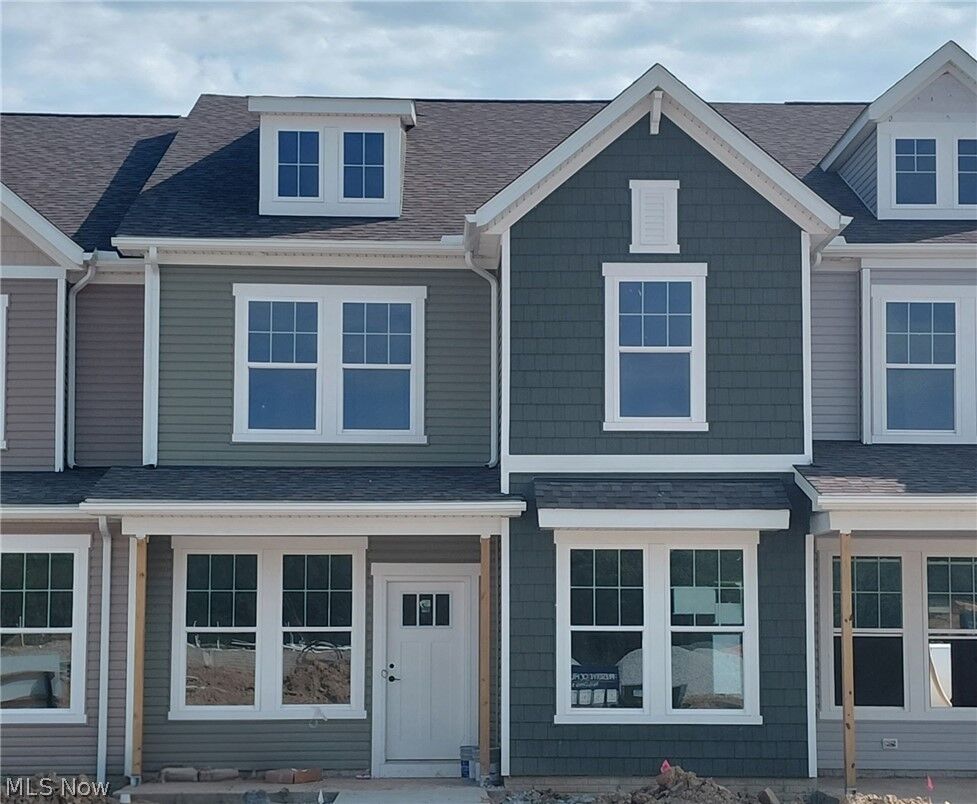 Property Photo:  36 Paige Lane  OH 44236 