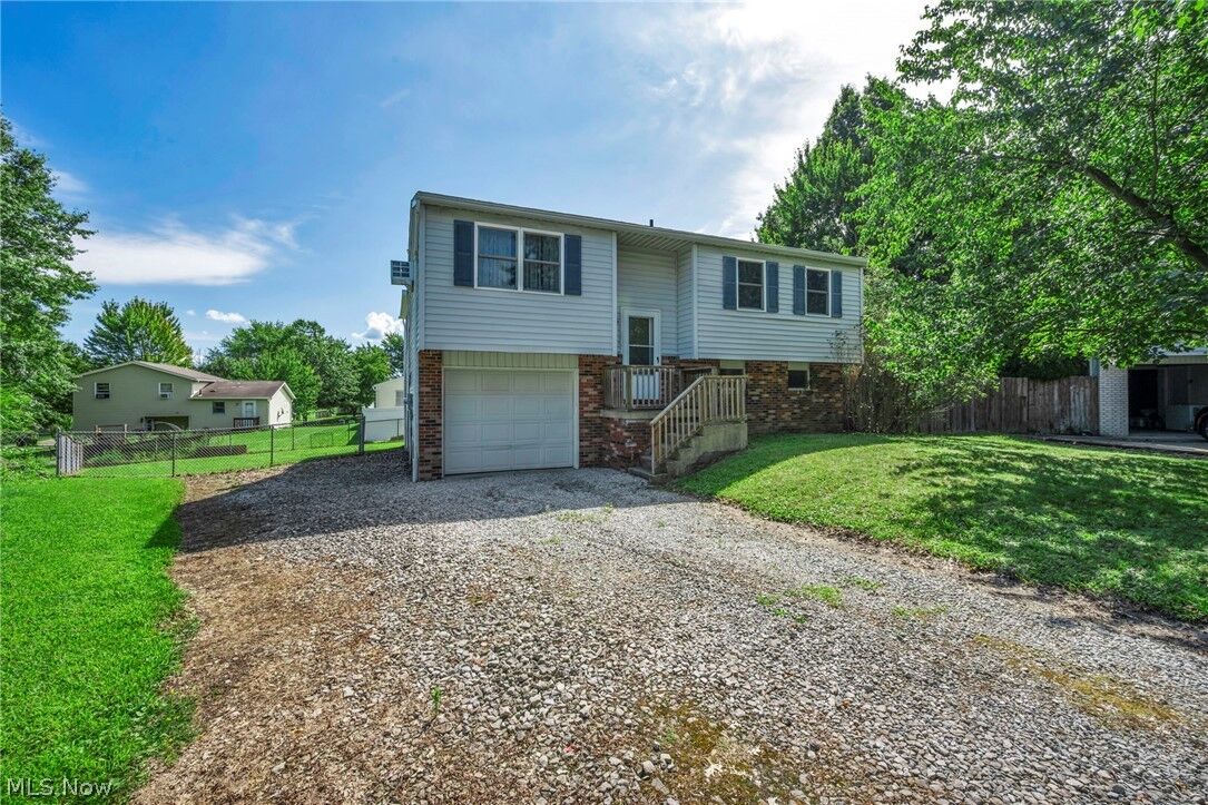 Property Photo:  22 Pebble Cove  OH 44270 