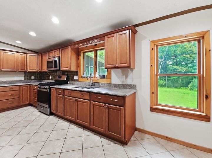 Property Photo:  10 Burt Hill Road  NH 03470 