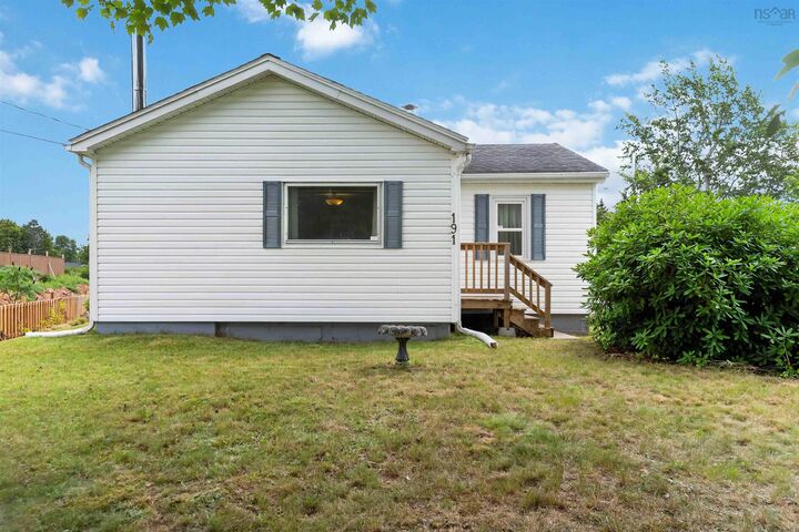 Property Photo: 191 Oakdene Avenue NS B4N 2C3