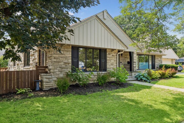 Property Photo:  2032 Sheridan Avenue  MN 55116 
