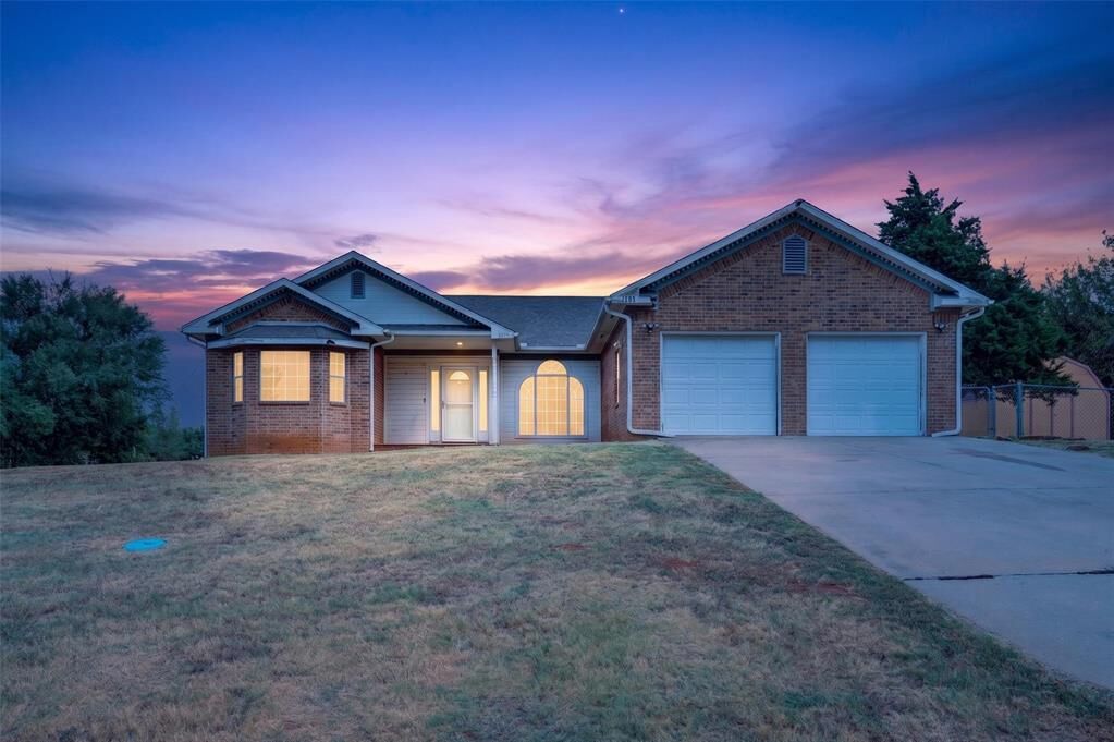 Property Photo:  1802 E University Avenue  OK 73044 