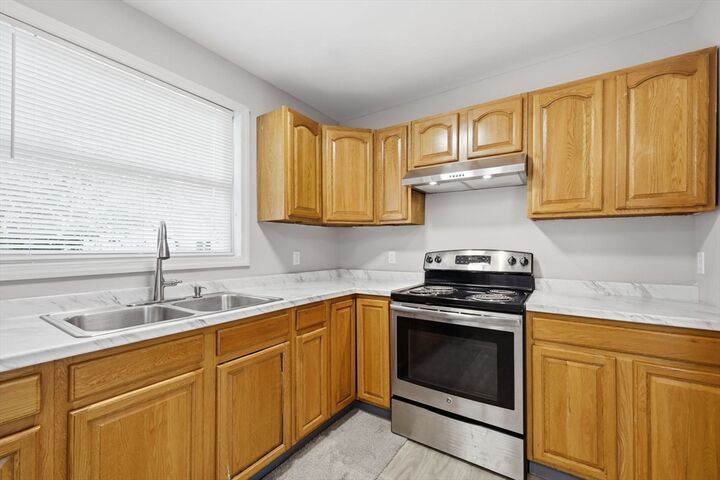 Property Photo: 104-106 Quincy St MA 01109