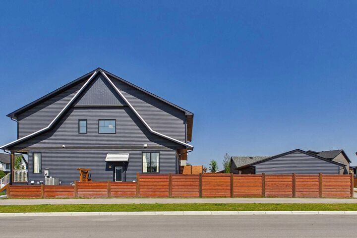 Property Photo:  182 Rowley Gate NW  AB T3L 0H7 