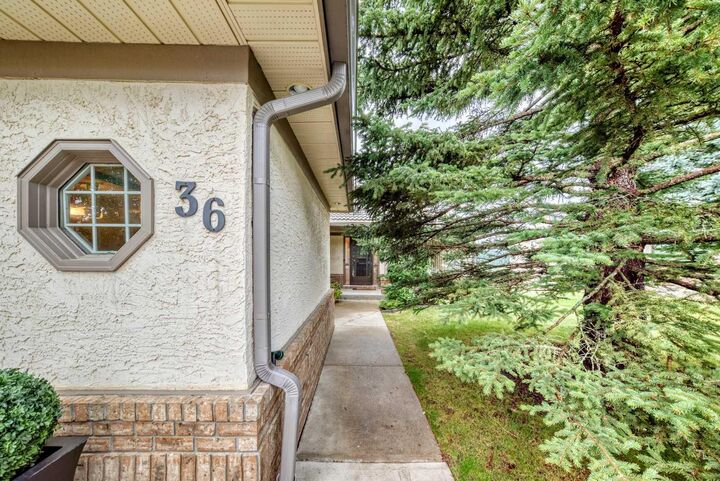 Property Photo: 36 Sunset Way AB T0L 1W0