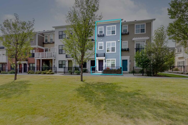 Property Photo:  42 Sherwood Row NW  AB T3R 0X1 