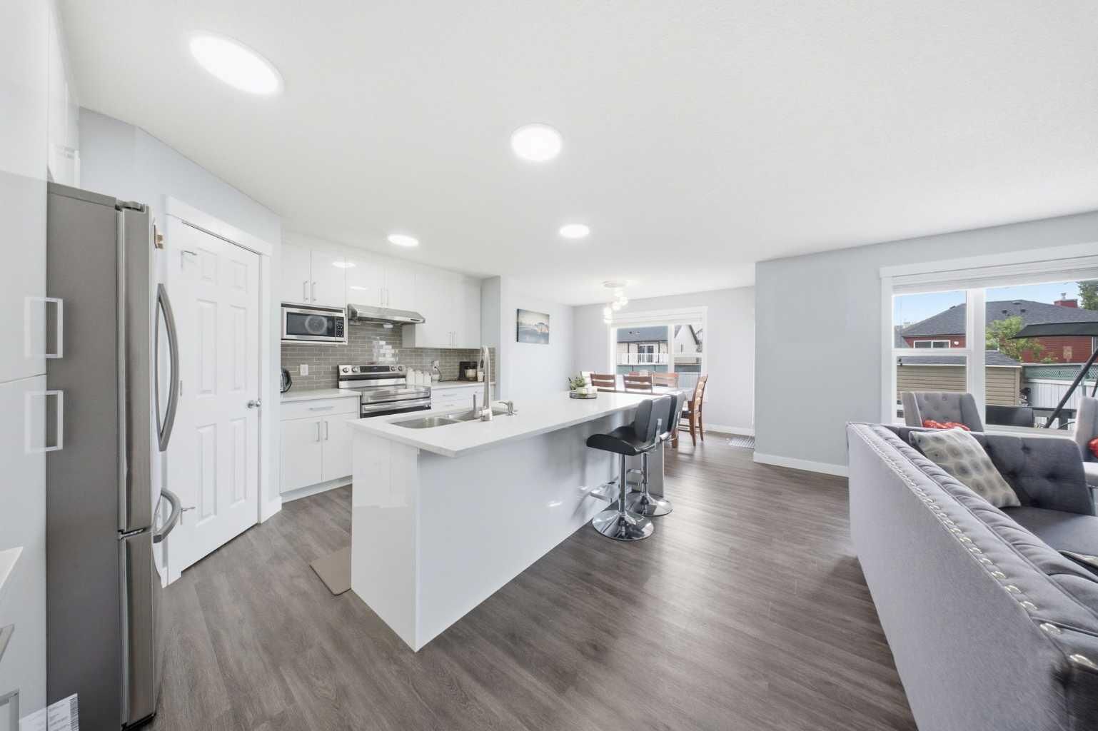 Property Photo: 19 Marthas Meadow Close NE AB T3J 4N7