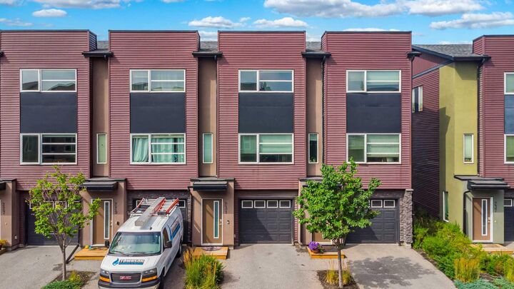 Property Photo: 231 Covecreek Circle NE AB T3K 0W6