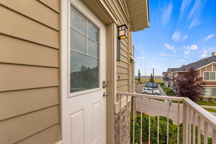 Property Photo: 250 Sage Valley Road NW 1706 AB T3R 0R6