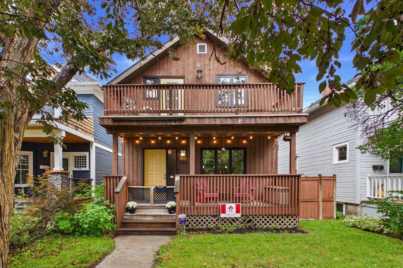 Property Photo:  224 10A Street NW  AB T2N 1W6 