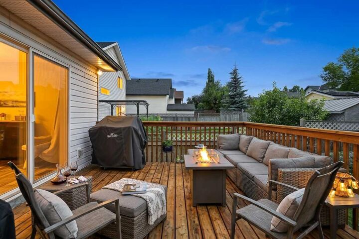 Property Photo: 940 Coventry Drive NE AB T3K 4J6