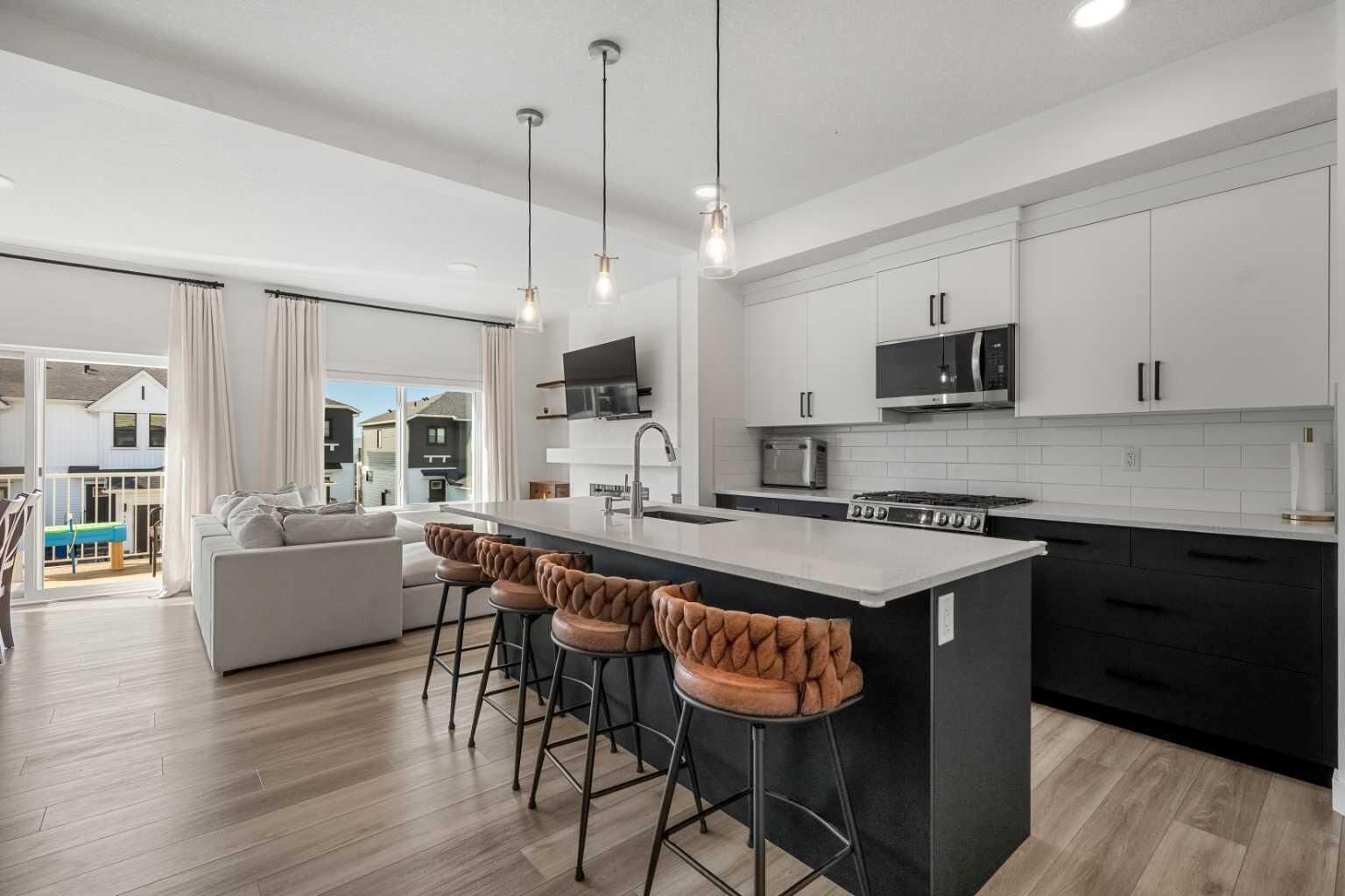 Property Photo: 256 Heritage Heights AB T4C 3A7