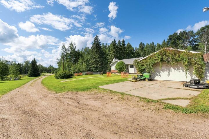 Property Photo: 594017A Range Road 125 AB T7S 1N5