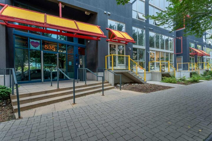 Property Photo: 535 8 Avenue SE 215 AB T2G 5S9