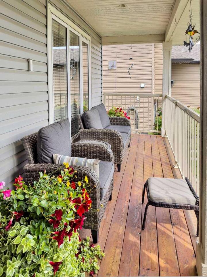 Property Photo: 128 12 Ave NE AB T0M 1X0