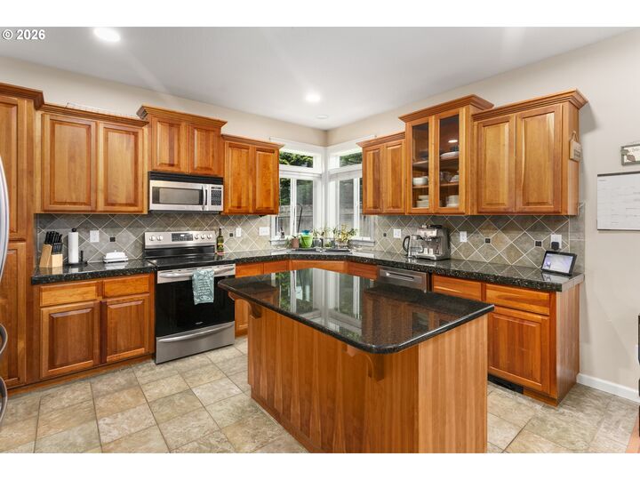 Property Photo: 1326 51st St WA 98671