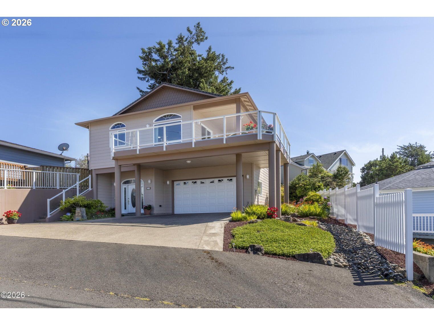 Property Photo:  30 SW Heilberg St  OR 97341 