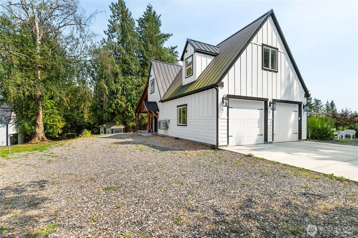 Property Photo:  810  H St Road  WA 98264 