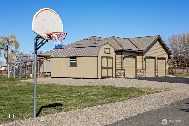 Property Photo:  41  Lyle Creek Lane  WA 98926 