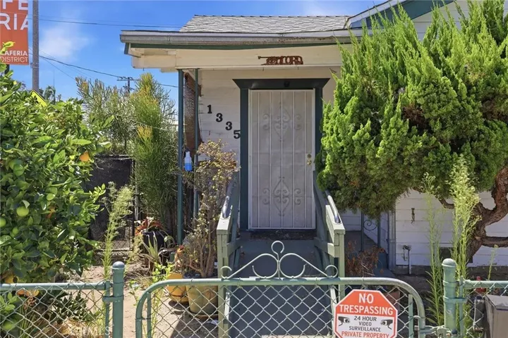 Property Photo:  1335 Termino Avenue  CA 90804 
