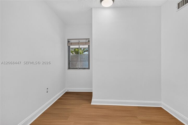 Property Photo: 1341 Meridian Ave 202 FL 33139