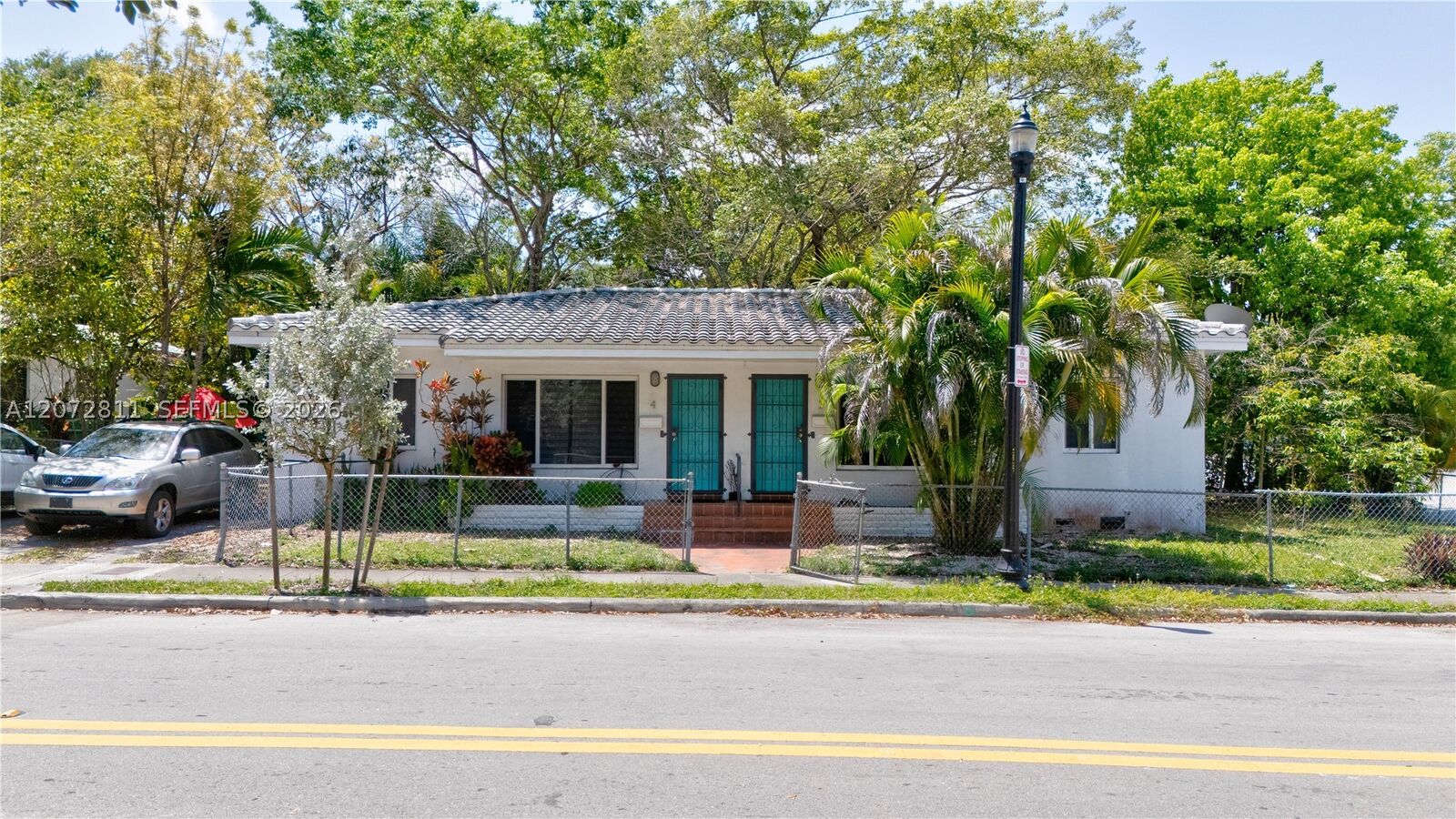 Property Photo:  2 NE 45th St 4  FL 33137 