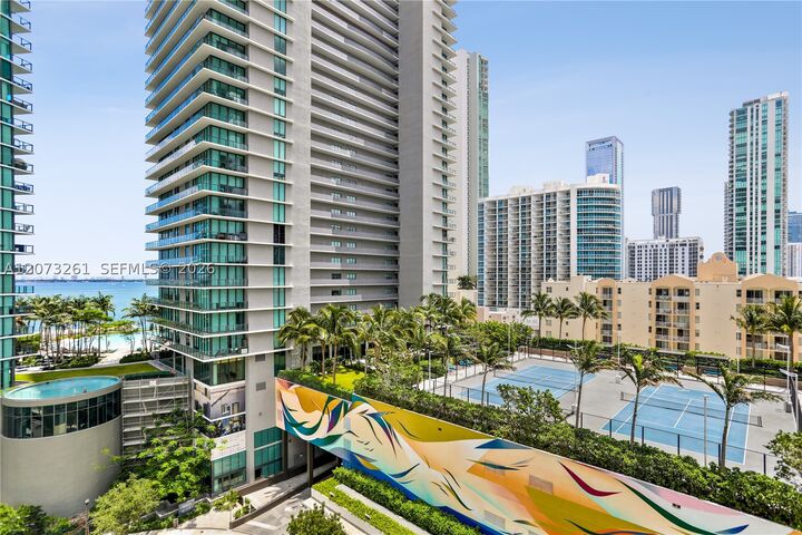 Property Photo:  501 NE 31st St 708  FL 33137 