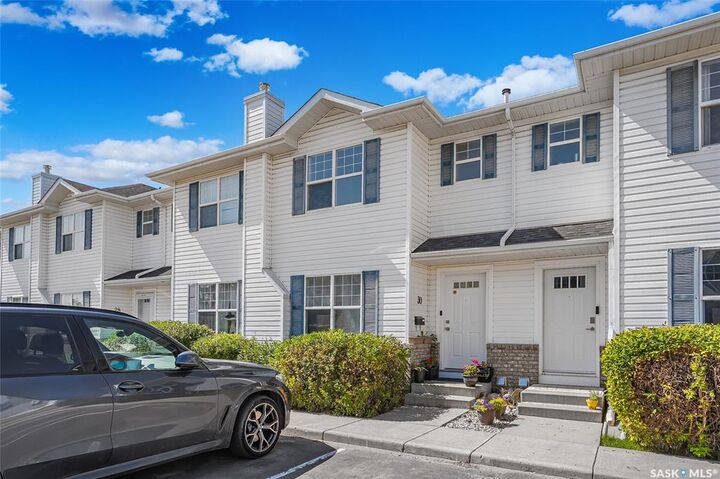 Property Photo: 102 Pawlychenko Lane 30 SK S7V 1G9