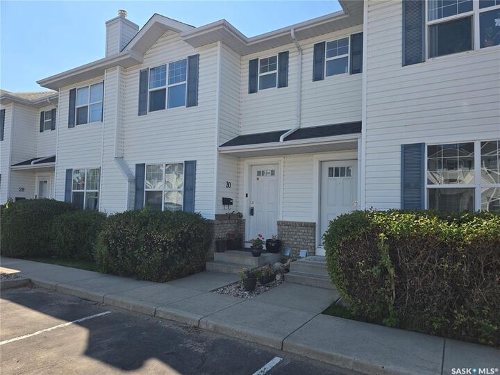Property Photo:  102 Pawlychenko Lane 30  SK S7V 1G9 