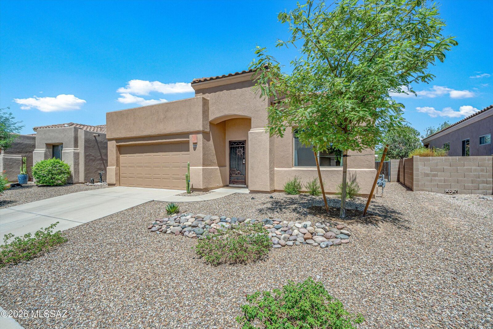 Property Photo:  7536 W Sand River Way  AZ 85743 