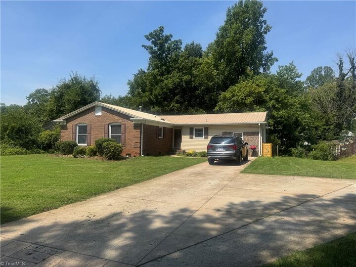 Property Photo:  607 Oneill Street  NC 27260 
