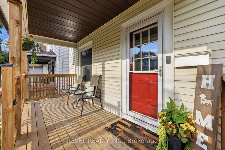 Property Photo:  52 Berryman Avenue  ON L2R 3W9 