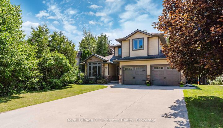 482 Creekwood Drive — photo 1