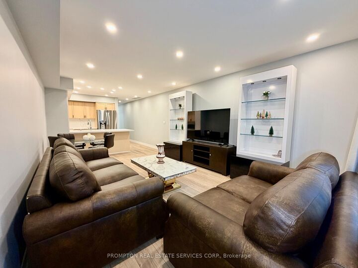 Property Photo: 285 Antibes Drive 11 ON M2R 3X9