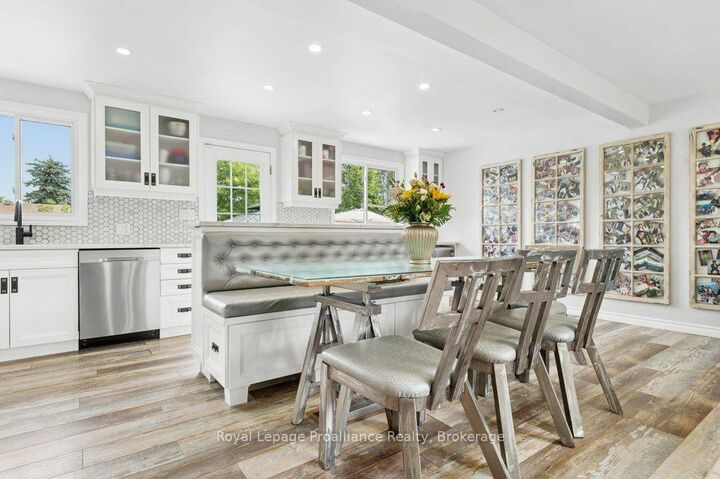 Property Photo: 62 Barbara Street ON K8V 1Z5