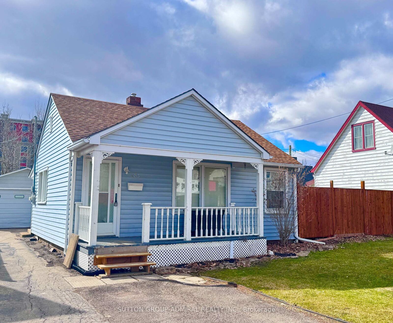 Property Photo:  305 Crowland Avenue  ON L3B 1X5 